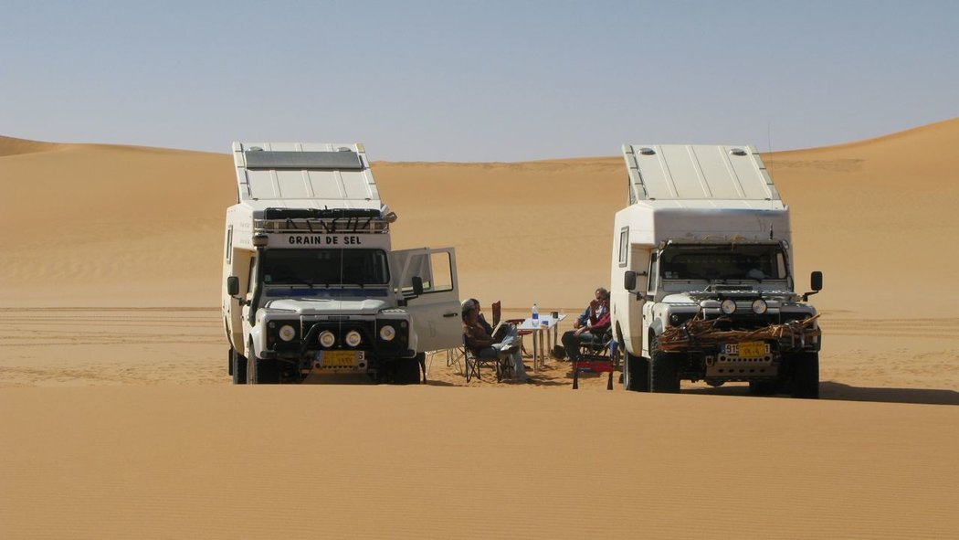 Land Rover Defender 130 Azalai