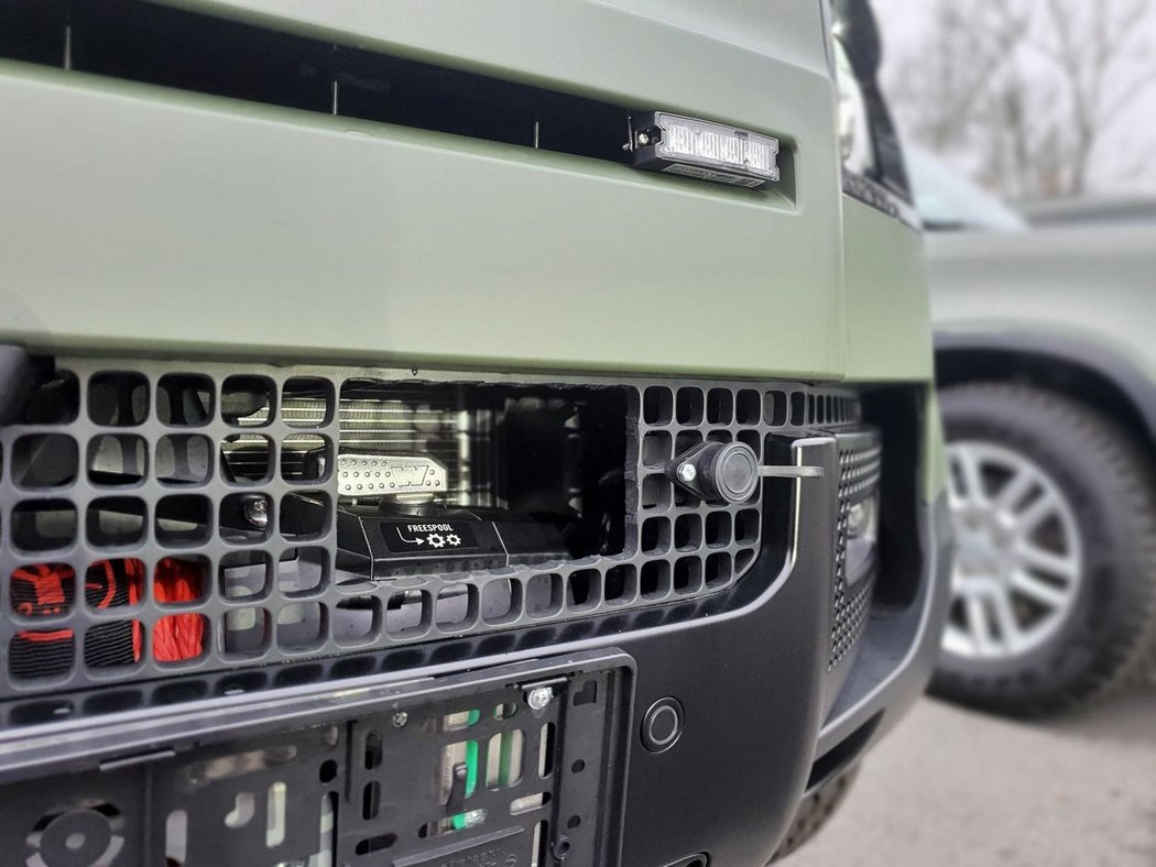 Policejní Land Rover Defender