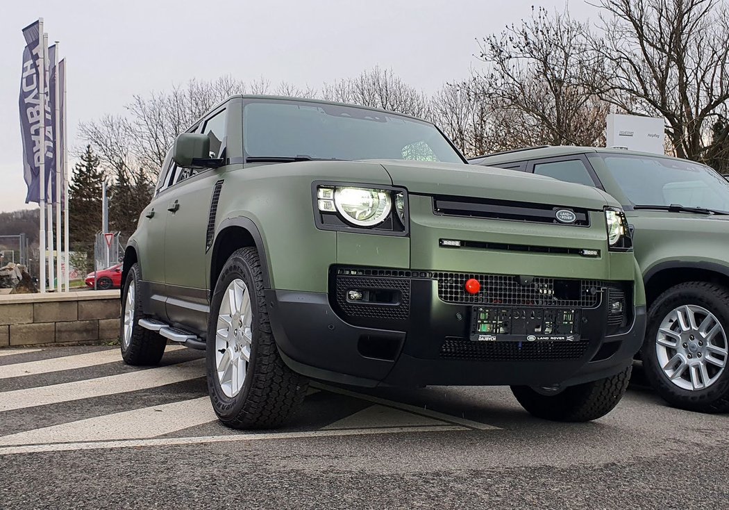 Policejní Land Rover Defender