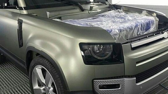 Land Rover neuhlídal nový Defender, jeho fotka unikla na Instagram!