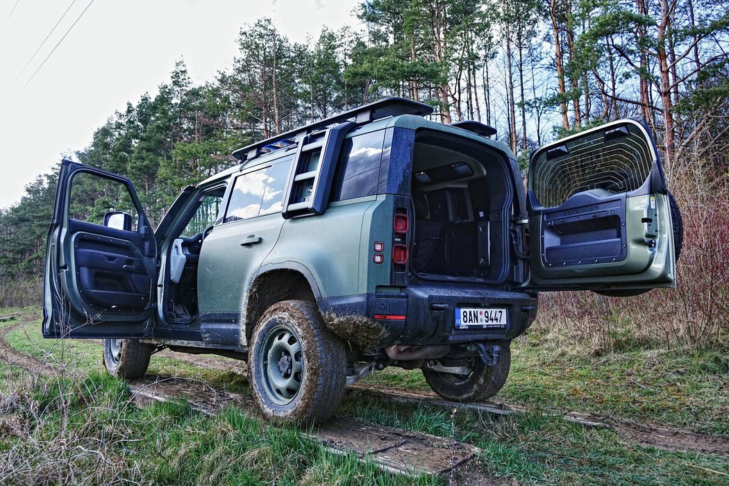 Land Rover Defender