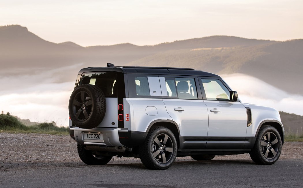 Land Rover Defender PHEV