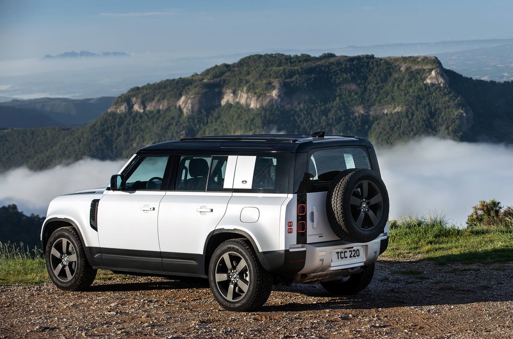 Land Rover Defender PHEV