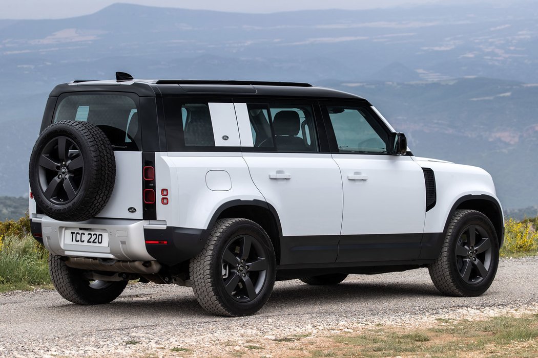 Land Rover Defender PHEV