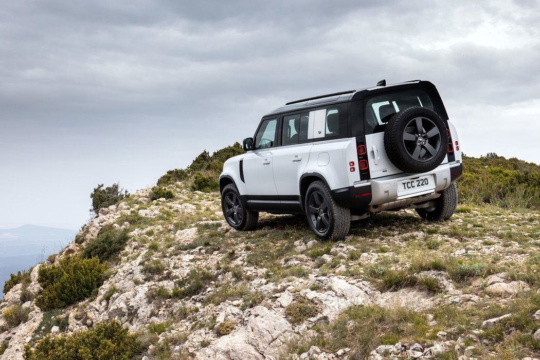 Land Rover Defender PHEV