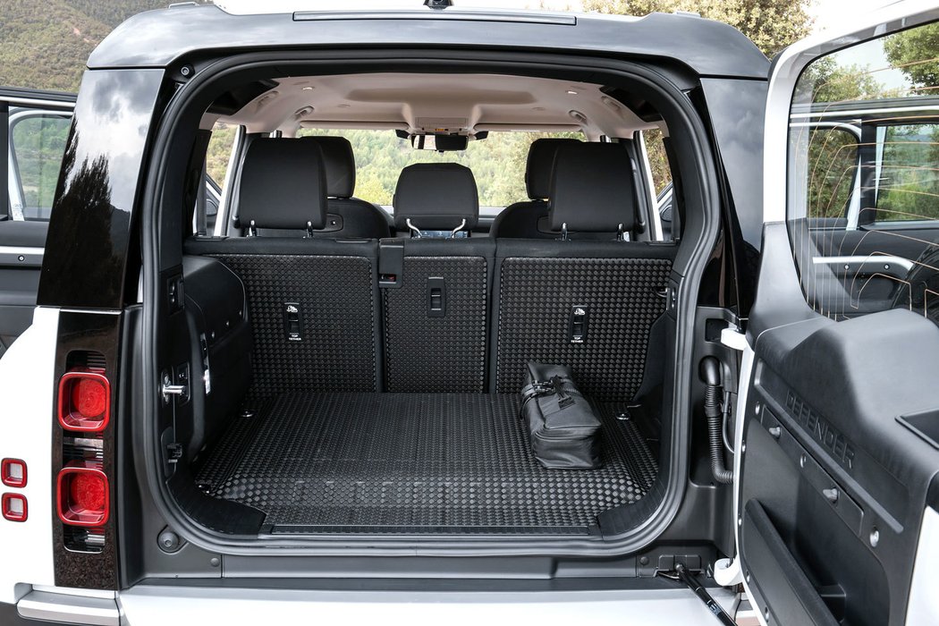 Land Rover Defender PHEV