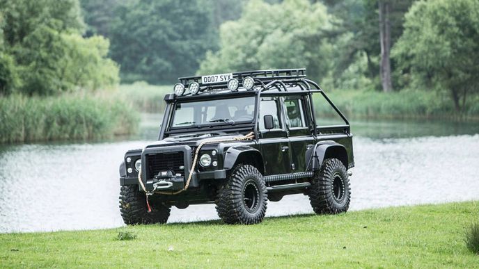 Land Rover Defender SVX