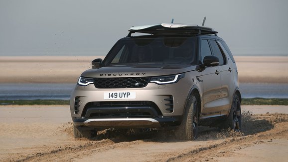 Land Rover Discovery se dočkal modernizace. Další facelift znamená mildhybridní šestiválce