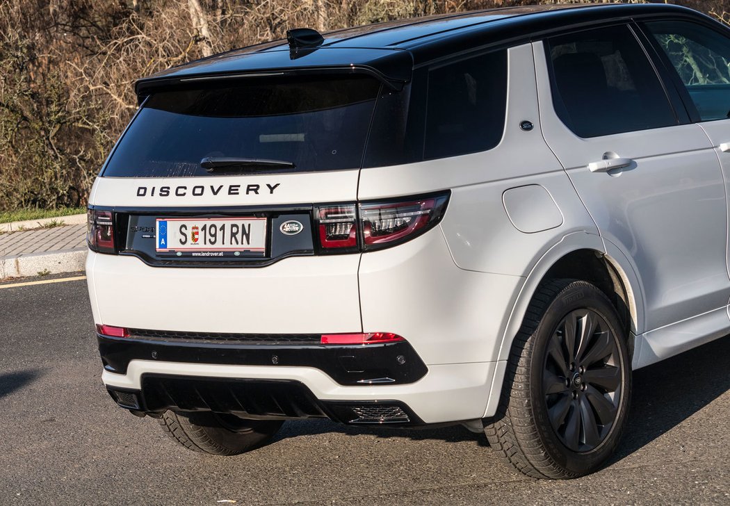 Land Rover Discovery Sport D180 R-Dynamic S