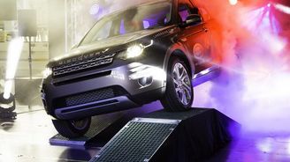 Z výrobní linky sjel první sériový Land Rover Discovery Sport
