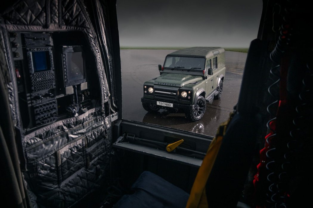 Land Rover Q4 Defender