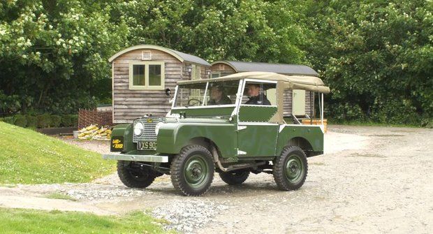 První Land Rover v plné parádě