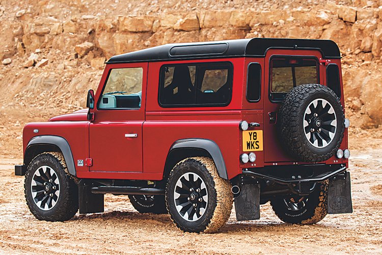 Land Rover Defender ve speciální výroční edici