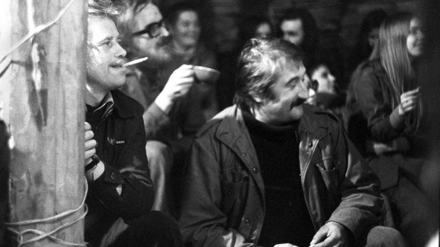 Václav Havel s Pavlem Landovským během revoluce.