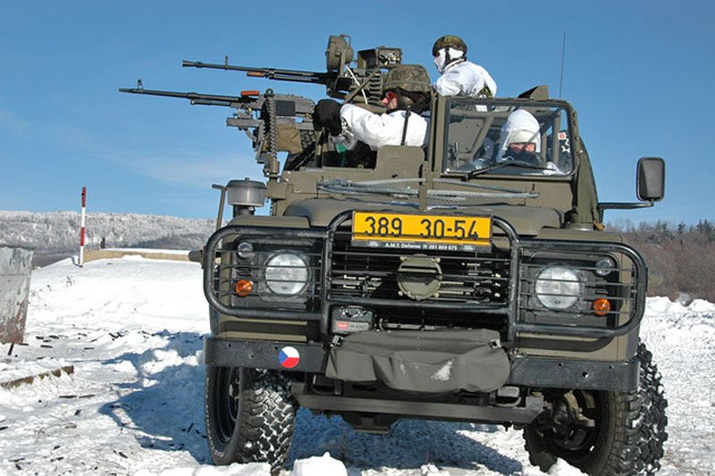 Land Rover Defender 130 Kajman