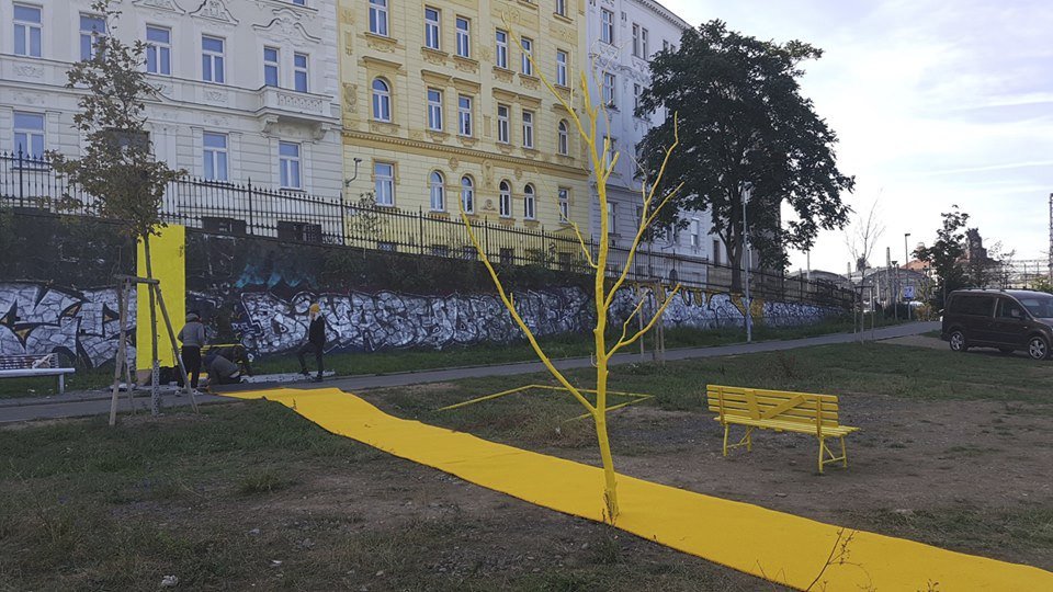 Nejnovější instalace, která udělala pomyslnou čáru za festivalem.