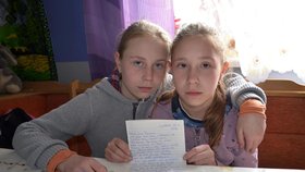 Dopis prezidentovi Zemanovi s žádostí o milost pro tátu napsala Klárka (14) s Libuškou (12).