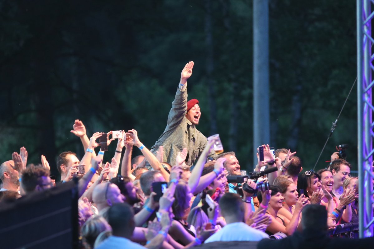 Mejdan a koncert po svatbě Langmajera a Gondíkové