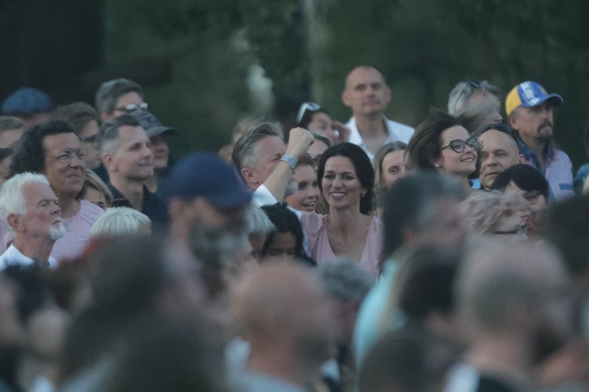 Mejdan a koncert po svatbě Langmajera a Gondíkové