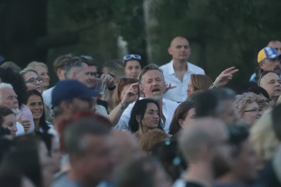 Mejdan a koncert po svatbě Langmajera a Gondíkové