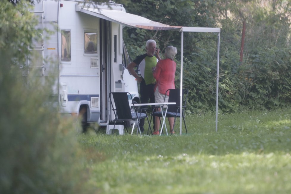 Otec Jiřího Langmajera se připravuje v karavanu