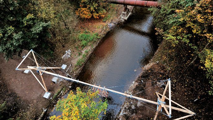 Zařízení zvané transbordér. Vypadá sice bizarně, ale funguje