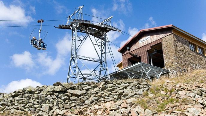 Lanovka na vrchol Sněžky nejezdí již od května