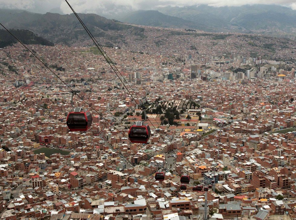 Lanovka ve městě La Paz