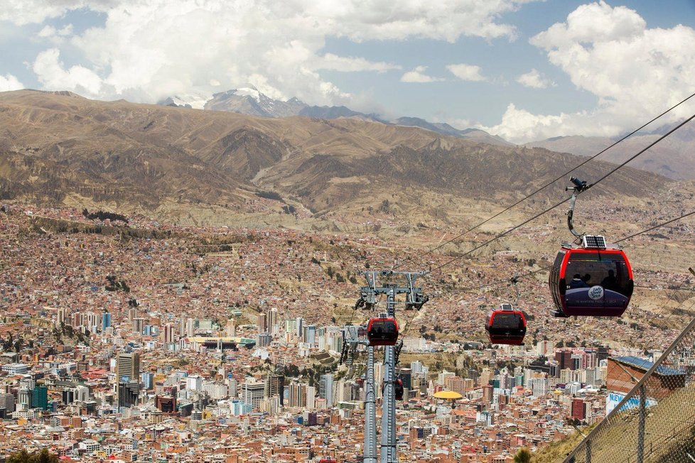 Lanovka ve městě La Paz