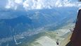 Cestou na Aiguille du Midi budete mít pocit, že co chvíli musíte narazit do skály