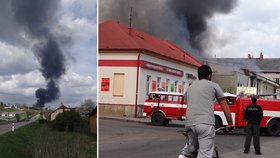 Továrnu v Lanškrouně zasáhl mohutný požár