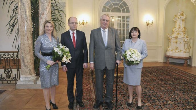  Prezident Miloš Zeman dnes na zámku v Lánech poobědval s premiérem Bohuslavem Sobotkou 