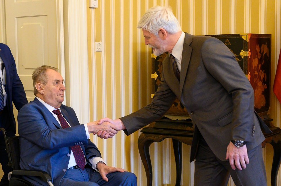 Setkání Petra Pavla s Milošem Zemanem v Lánech. Jak si předají prezidentský úděl?