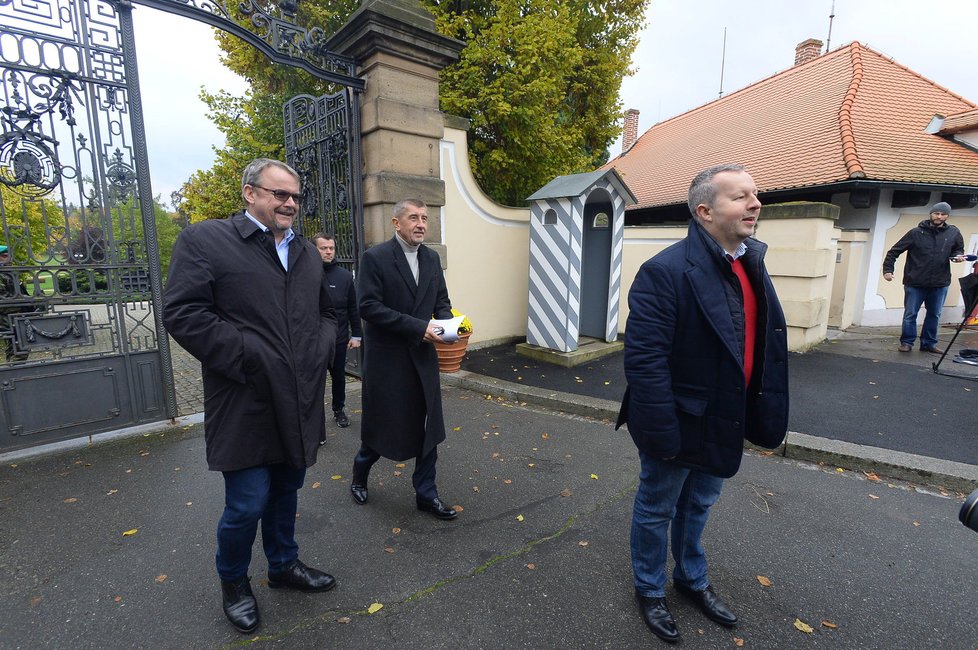 Setkání v Lánech, které se mimo jiné týkalo zrychlení výstavby dopravních staveb.