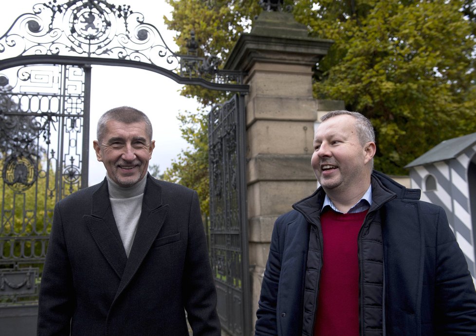 Andrej Babiš po setkání se Zemanem v Lánech. Mimo jiné se týkalo zrychlení výstavby dopravních staveb.