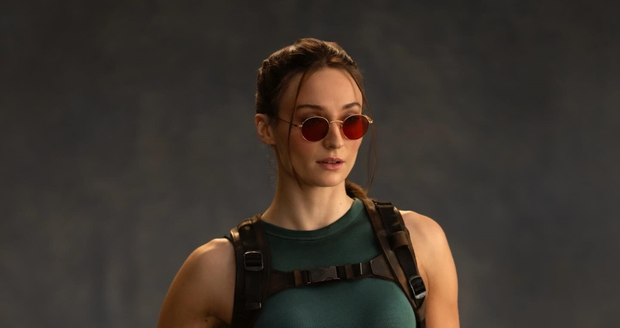 La nueva Lara Croft es Sophie Turner. La nueva Lara Croft es Sophie Turner.