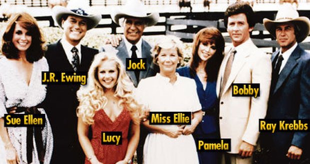 Zleva: Linda Gray (69), Larry Hagman (78), Charlene Tilton (51), Jim Davis (†71), Barbara Bel Geddes (†82), Victoria Principal (60), Patrick Duffy (60) a Steve Kanaly (64)