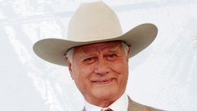 Larry stále vypadá, jako by se s texaským kloboukem na hlavě narodil. Není divu, že producenti nové série o jeho účast tolik stojí…