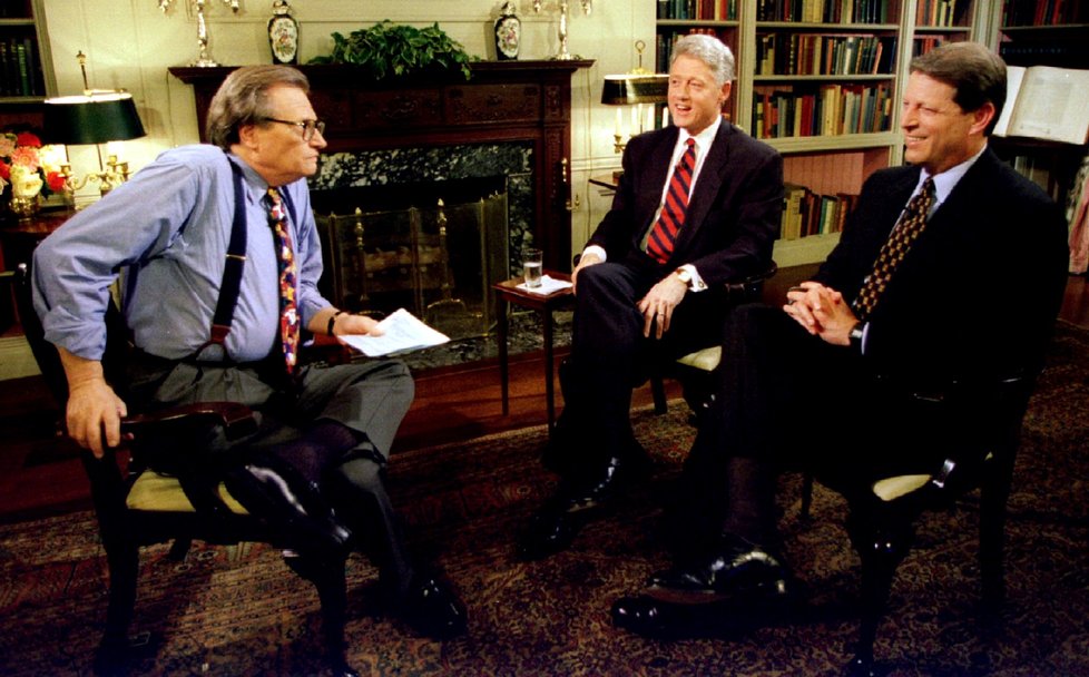 Larry King, Bill Clinton a Al Gore.