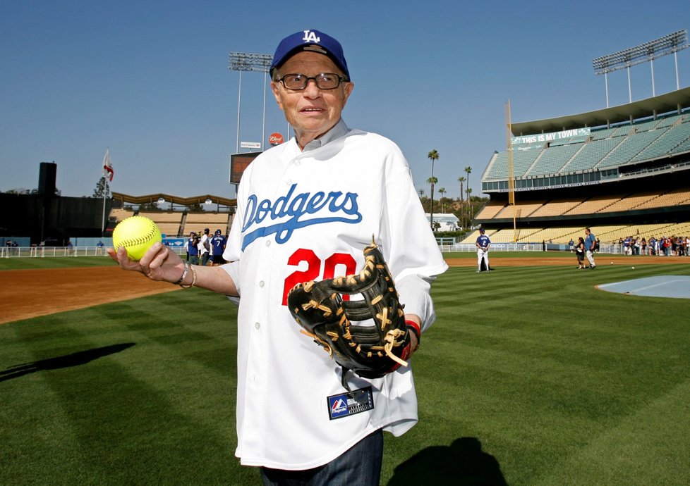 Fanda baseballu a Dodgers Larry King.