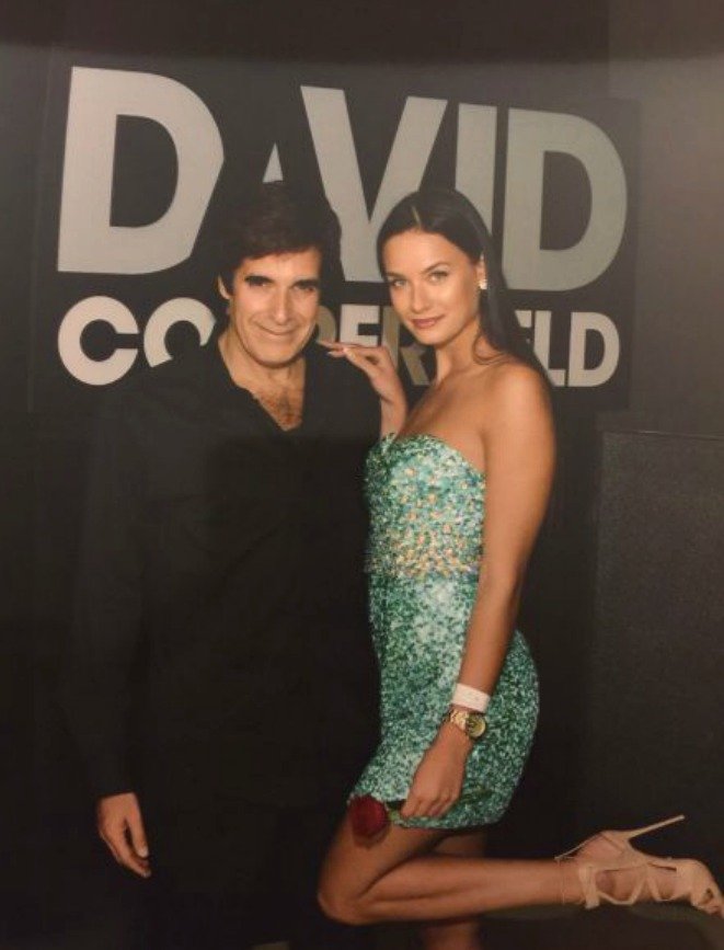 Světoznámý mág David Copperfield a slovenská modelka Bára Olejníková v Las Vegas.