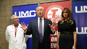 Donald Trump si svoji roli v čele státu užívá mnohem více než jeho žena Melania.