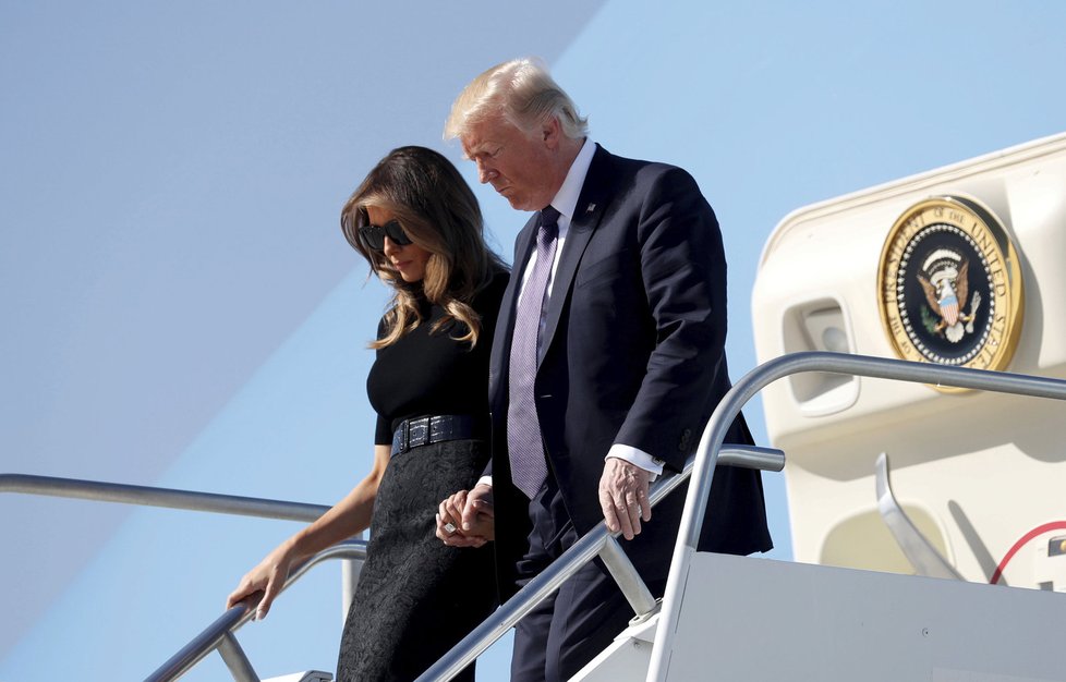 Donald Trump si svoji roli v čele státu užívá mnohem více než jeho žena Melania.