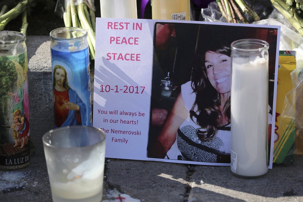 Smutek za oběti masakru v Las Vegas