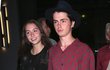 Starší syn Dylan, kterému je 19 let, se svou přítelkyní. V září začal studovat na vysoké škole.