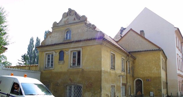 Dům na Malé straně, v němž Slávka Budínová žila.