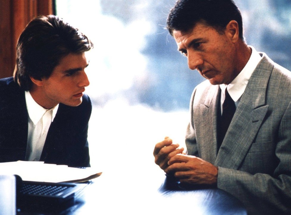 Rain Man a role autistického Raymonda byla perfektně zahraná. Výtečně mu konkuroval tehdy mladý Tom Cruise.