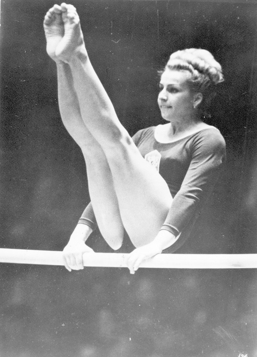 Věra Čáslavská byla vynikající gymnastka, která byla naše nejúspěšnější olympionička.