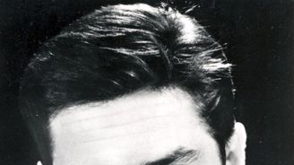 Značka cigaret jako pocta? Filmový idol Alain Delon slaví 85. narozeniny Značka cigaret jako pocta? Filmový idol Alain Delon slaví 85. narozeniny