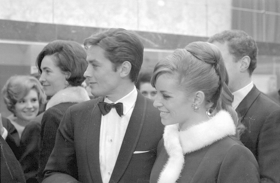 Alain Delon s manželkou Nathalií v roce 1961.